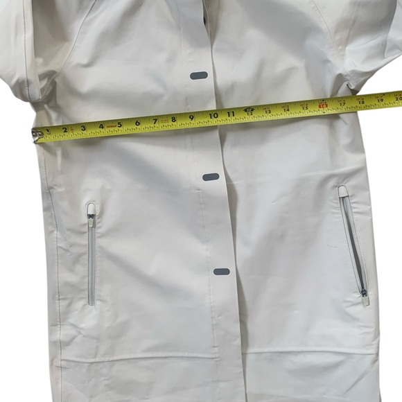 FIGS Coro Raincoat XS Beige Waterproof Medical Jacket Nurse Scrub Jacket Stretch - Picture 9 of 14